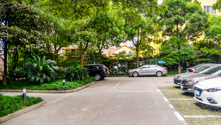 大闻公寓外景图