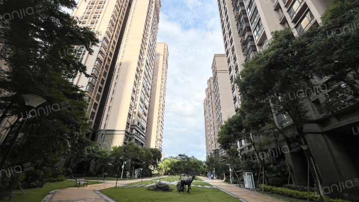 奥园商业广场外景图