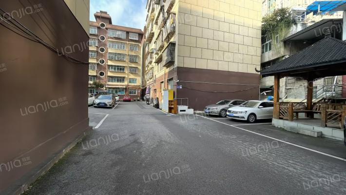 前进路66号外景图