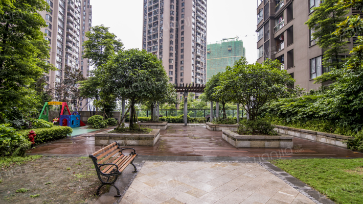 中房千寻外景图