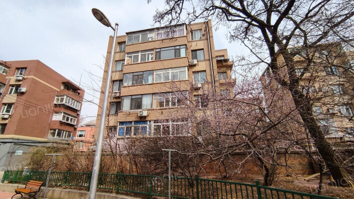 八十中周家街外景图