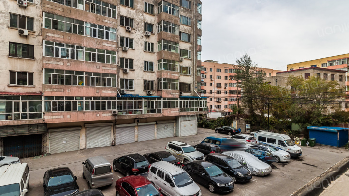 电车小区外景图