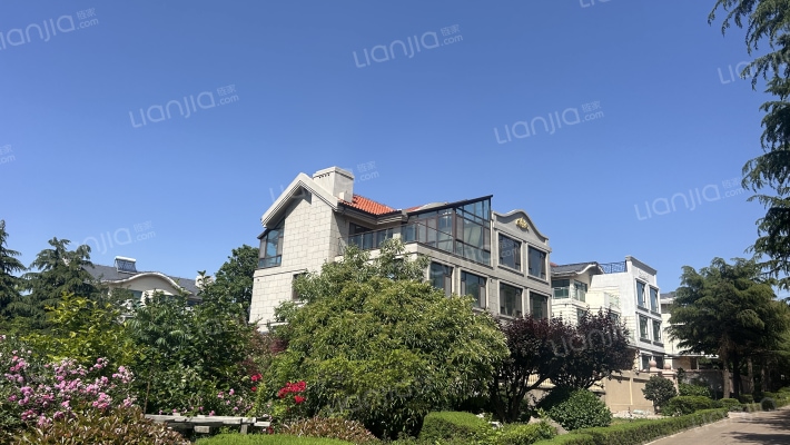 金盟山庄外景图