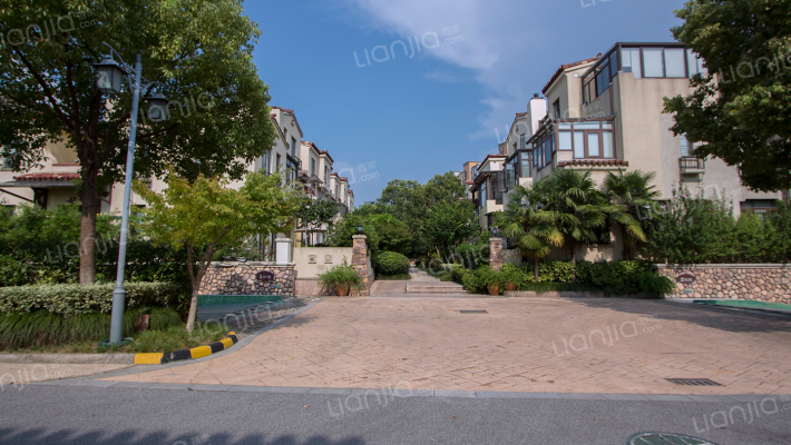 旭辉芭堤兰湾外景图