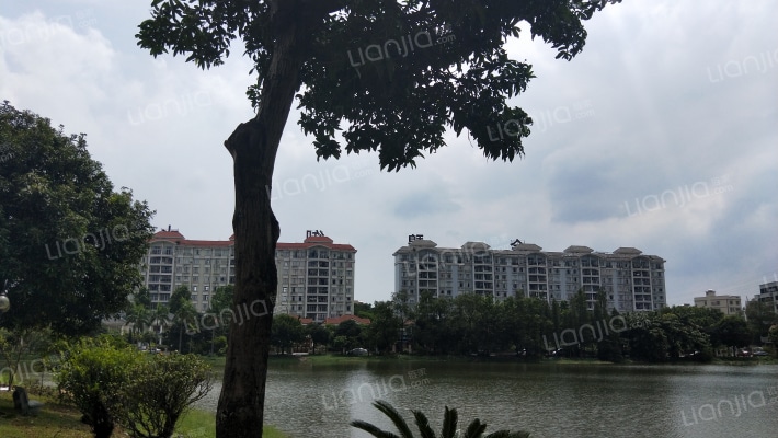 金碧御水山庄外景图