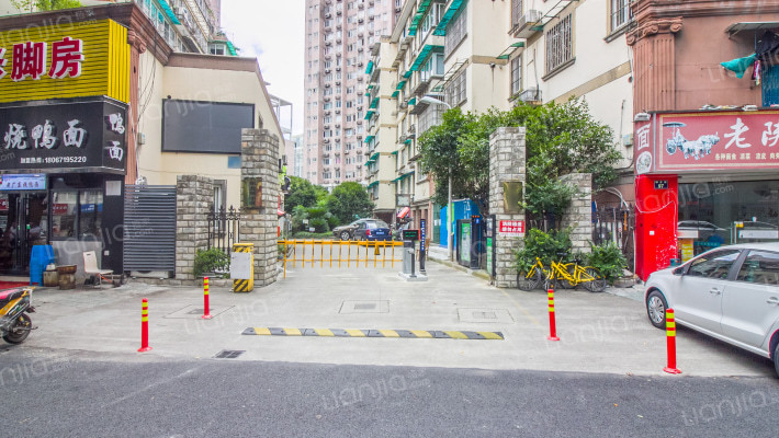 东方苑小区外景图