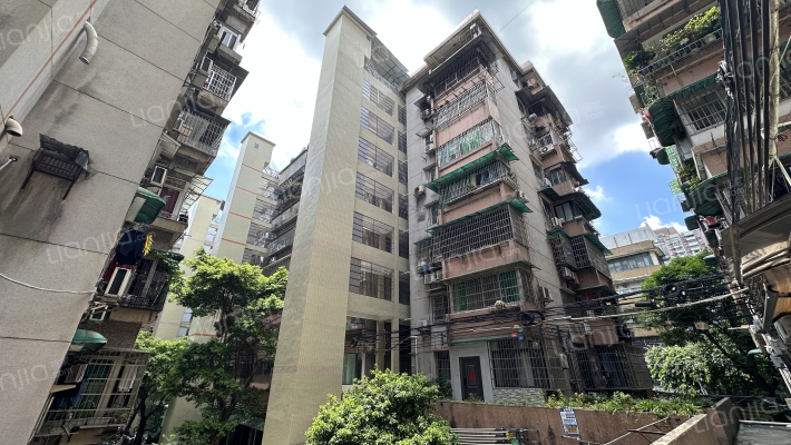 东兴南小区外景图