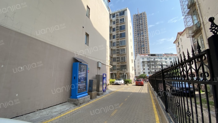 鸿港小区外景图