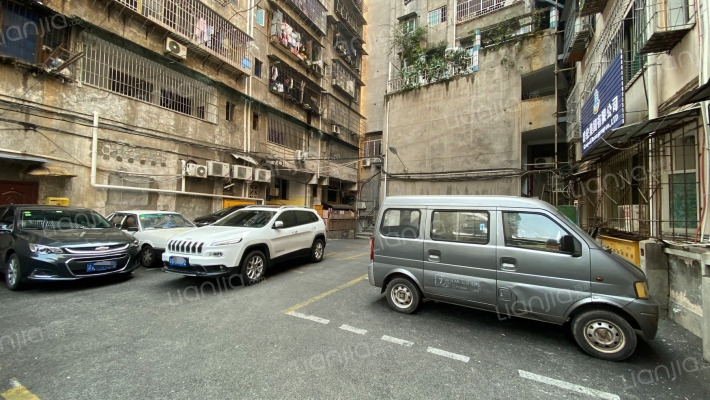 五福街证券综合楼外景图