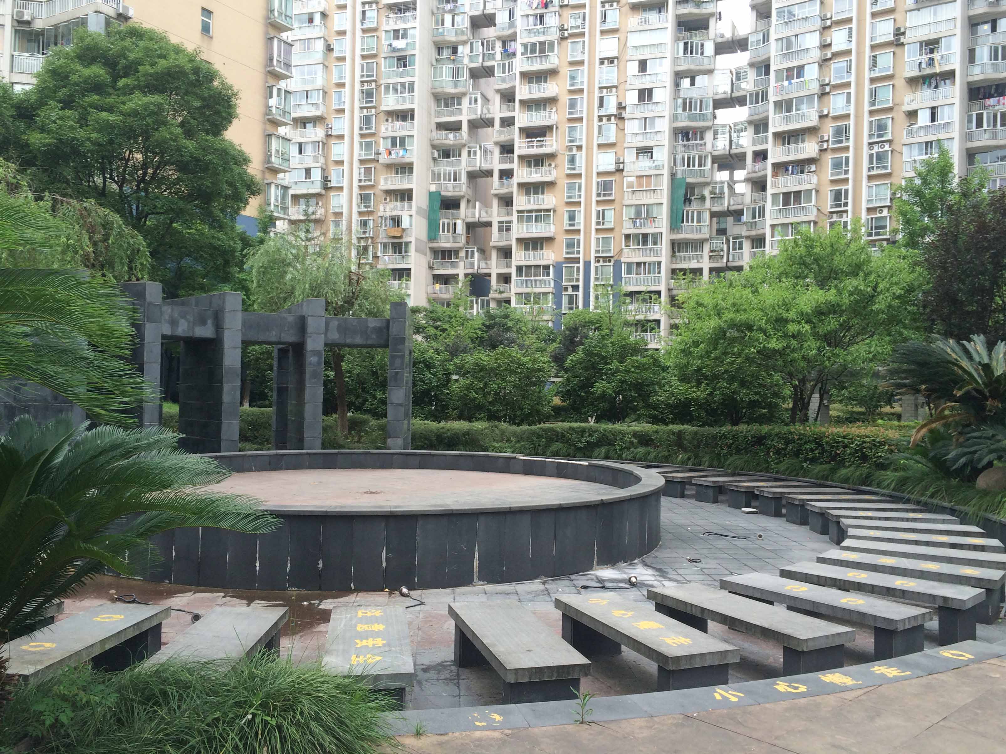 江南豪园小区实景 3