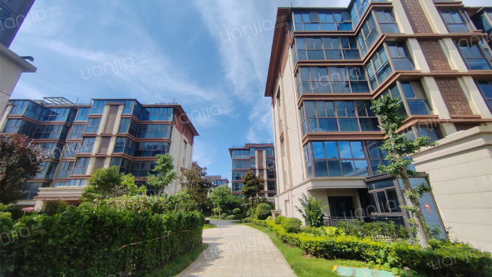 碧桂园湖光山色外景图