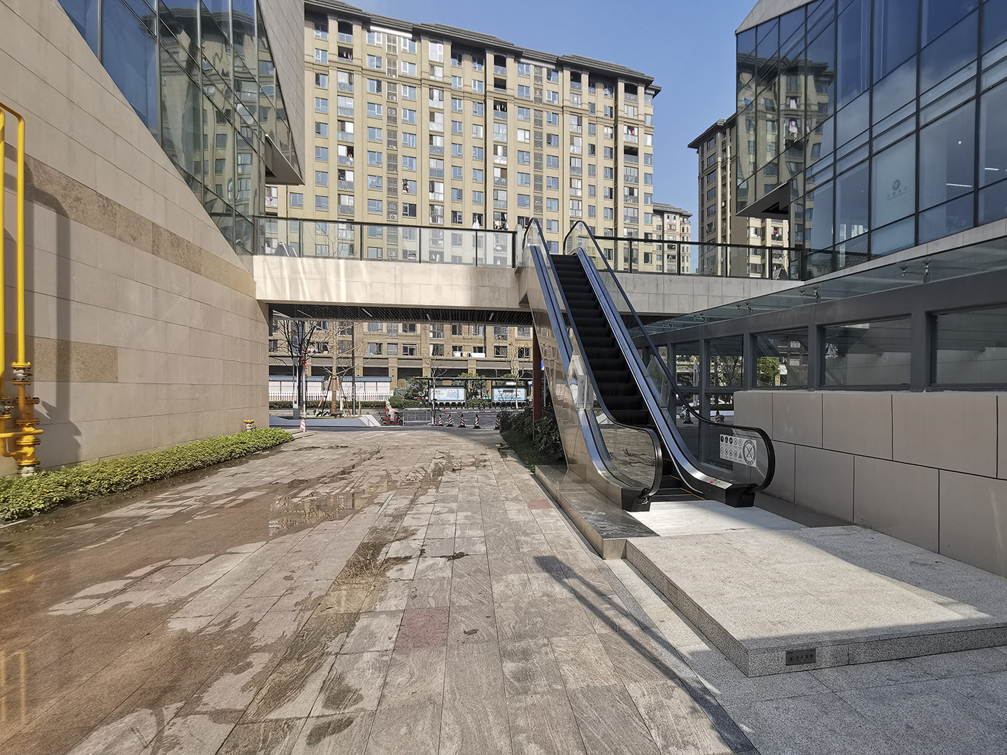 Hua Ce Center compound photo 12