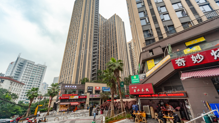 龙湖佰乐街外景图