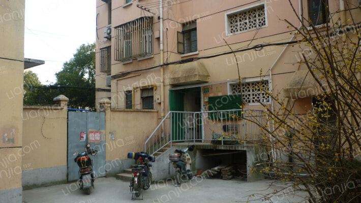 曲沃路205号外景图