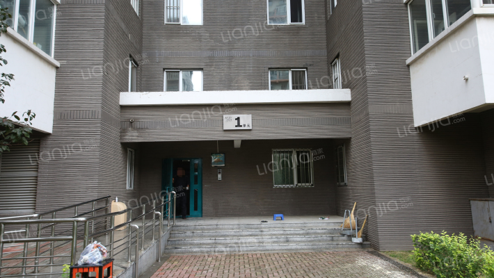 千缘爱在城外景图