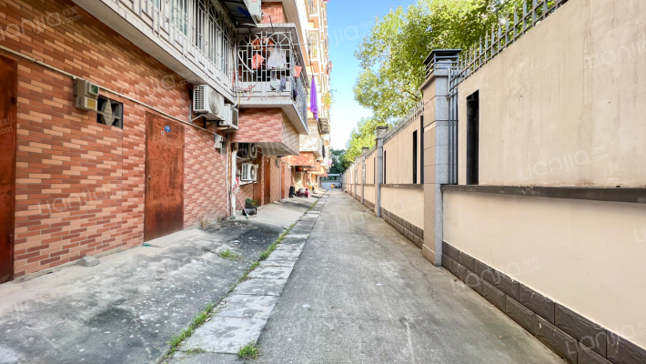 省体宿舍外景图