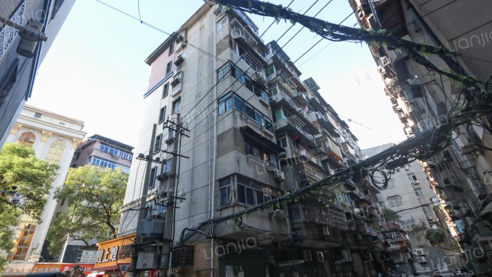 东龙须巷外景图