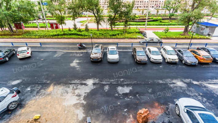 凡尔赛诗城外景图