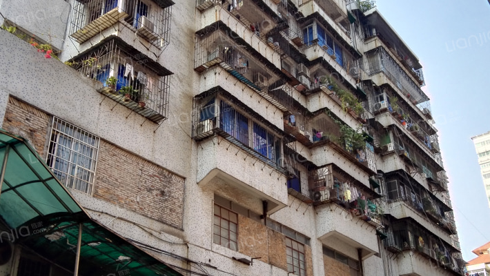 天员大厦外景图