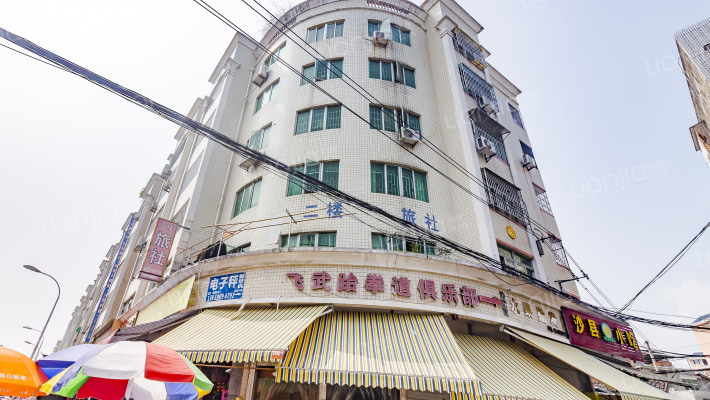 上街商贸中心外景图