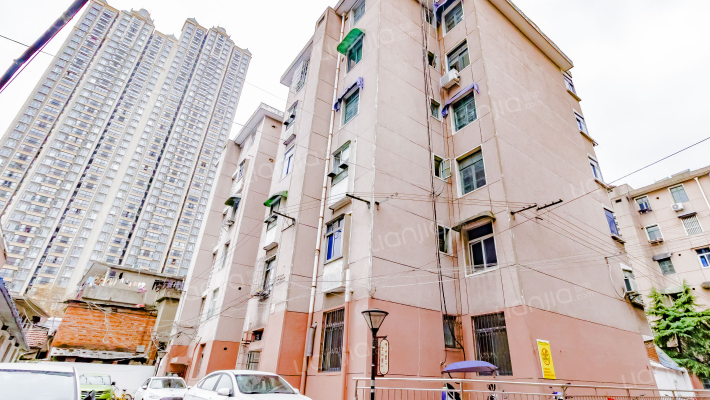 市政大院小区外景图