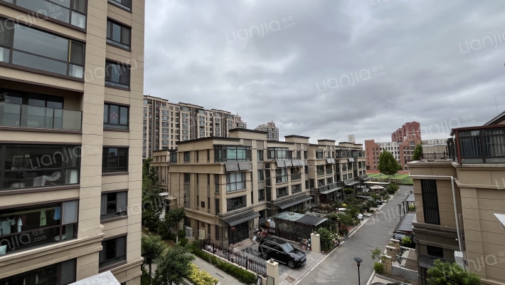 保利西乡月外景图