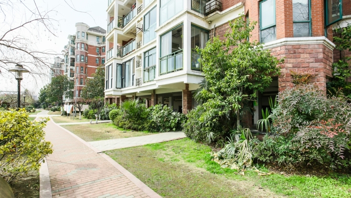 梦湖水岸外景图