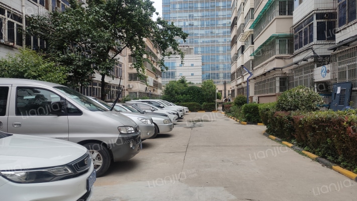 龙岗花园外景图