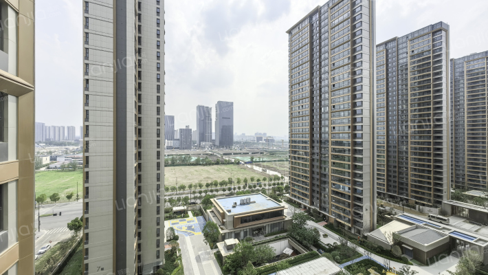 保利扬子萃云台外景图