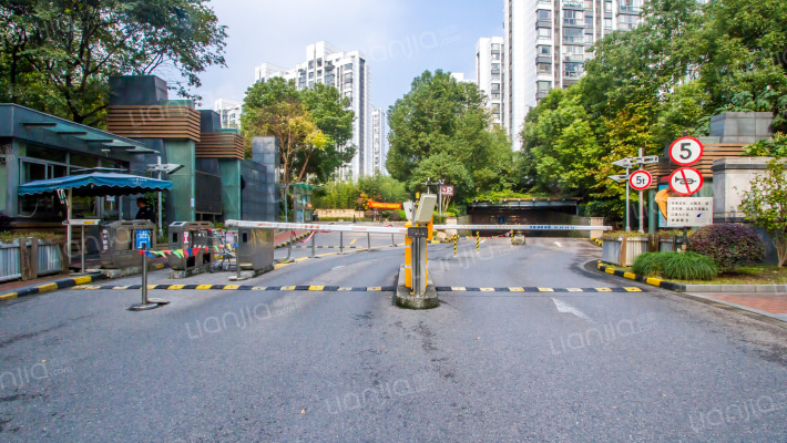 万源城朗郡外景图