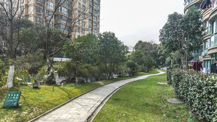 奥林清华东区外景图