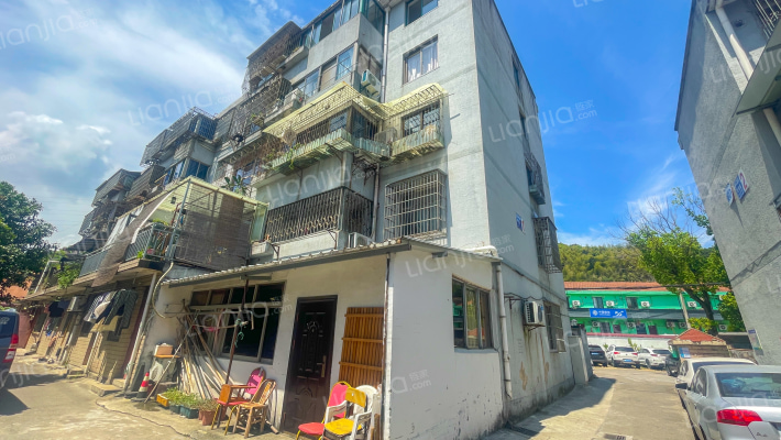 蔚斗新村医院南外景图