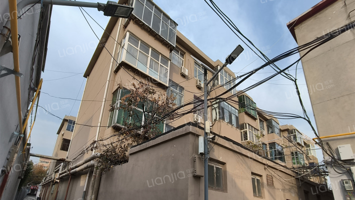 人行宿舍外景图