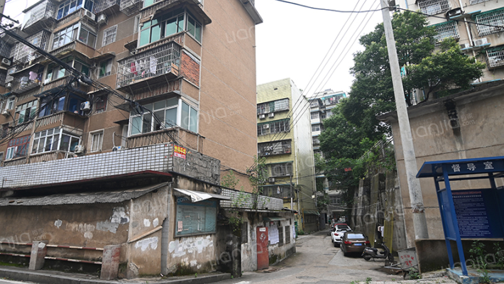 羽绒厂宿舍外景图