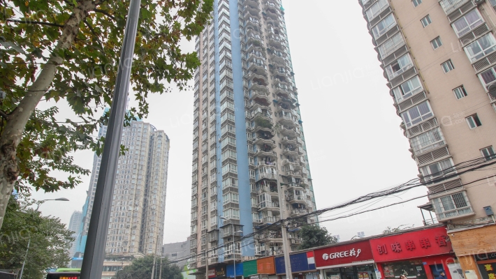 沙铁大厦外景图