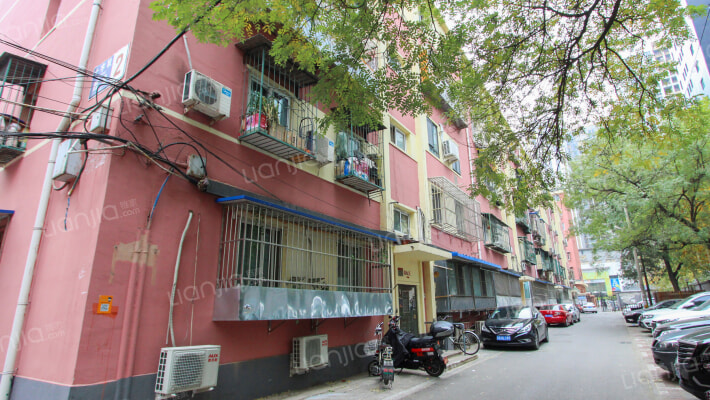 十字坡西里外景图