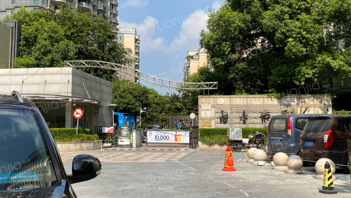 白金府邸外景图