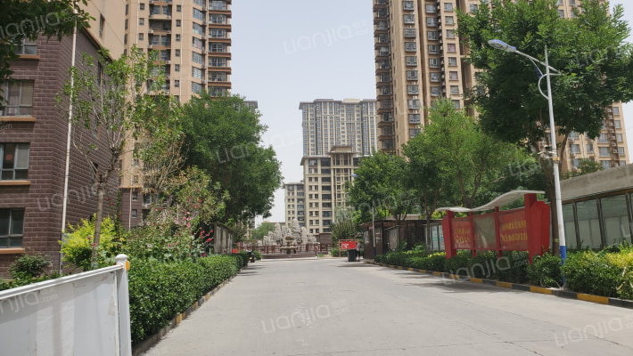 傲湖铂岸外景图