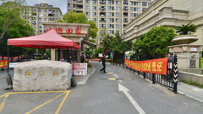 农房松江府外景图