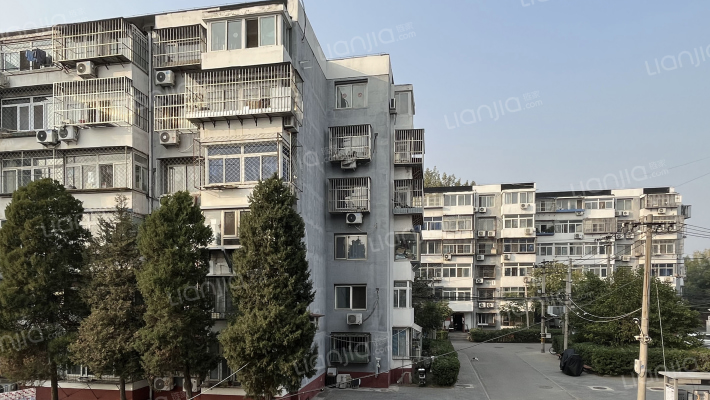 五爱屯东街64号院外景图