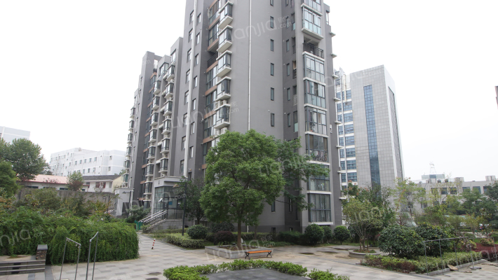 金盛田铂宫外景图