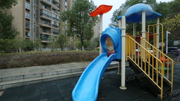 欣隆湖滨半岛一期外景图