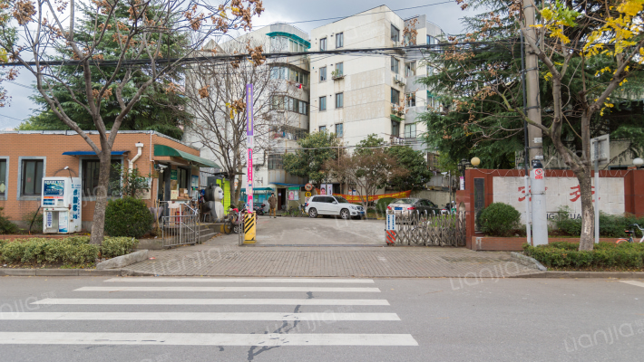 宏苑小区外景图