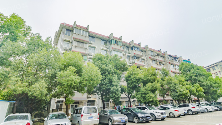 武汉警官职业学院武昌校区外景图