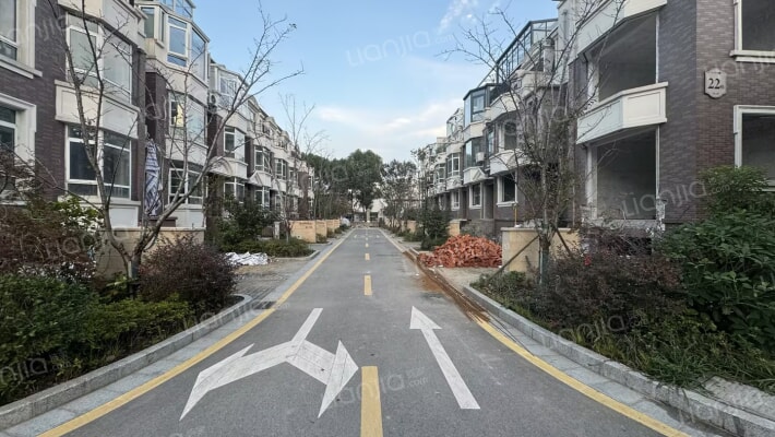 韵湖澜庭外景图