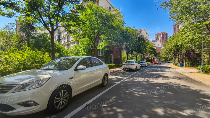 金河山庄外景图