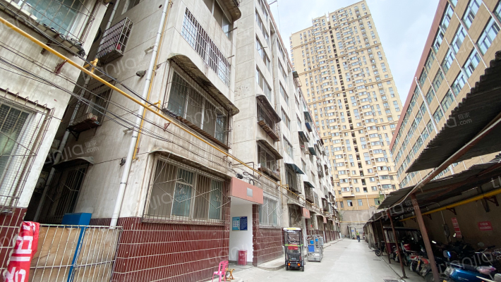 西安市公交二公司家属院外景图