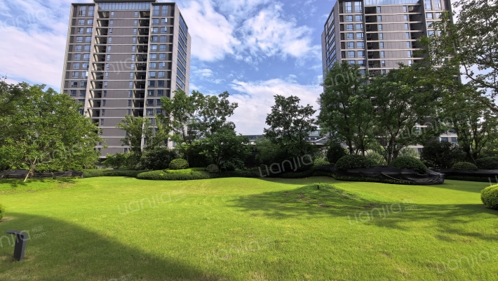 月映海棠园外景图