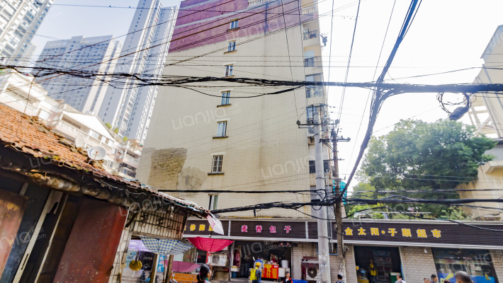 安装宿舍外景图