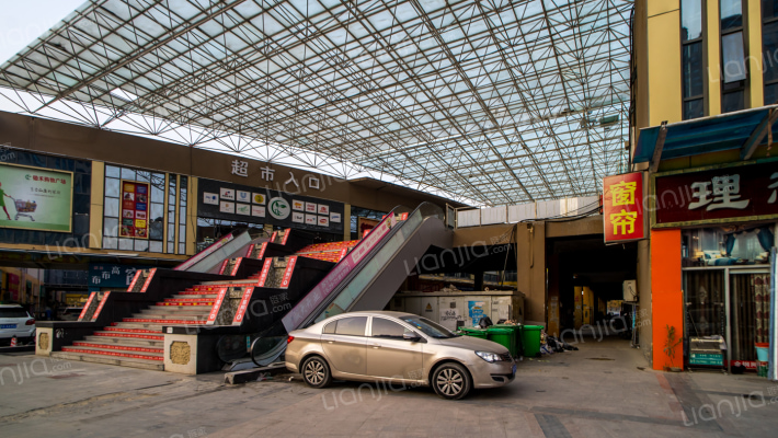 郑东建材家具城外景图